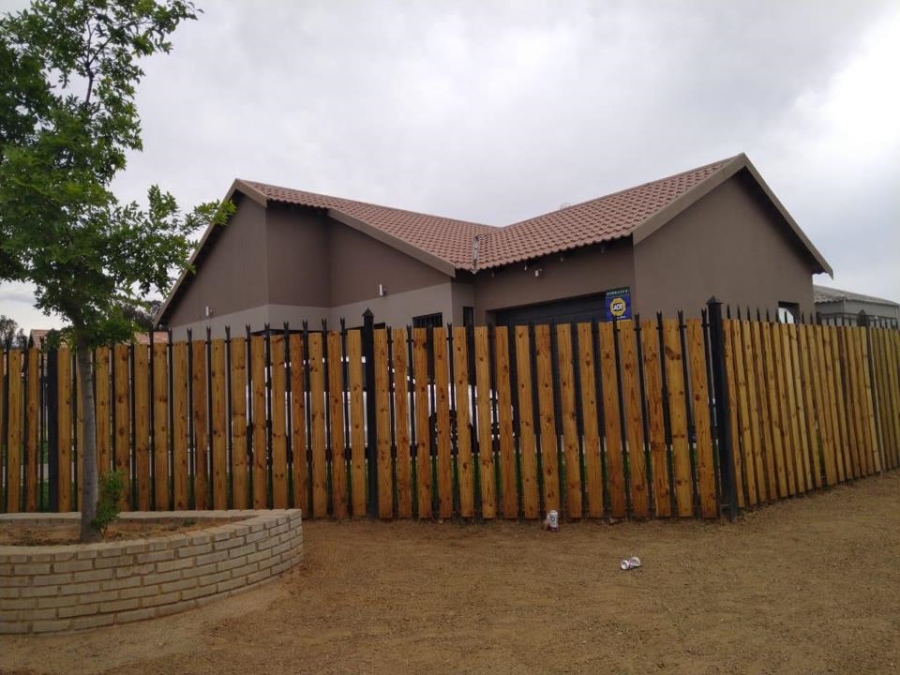 To Let 3 Bedroom Property for Rent in Bloemspruit Free State